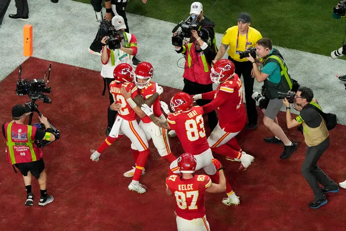 Chiefs celebrate their Super Bowl Win (Photo Cred: www.freep.com)